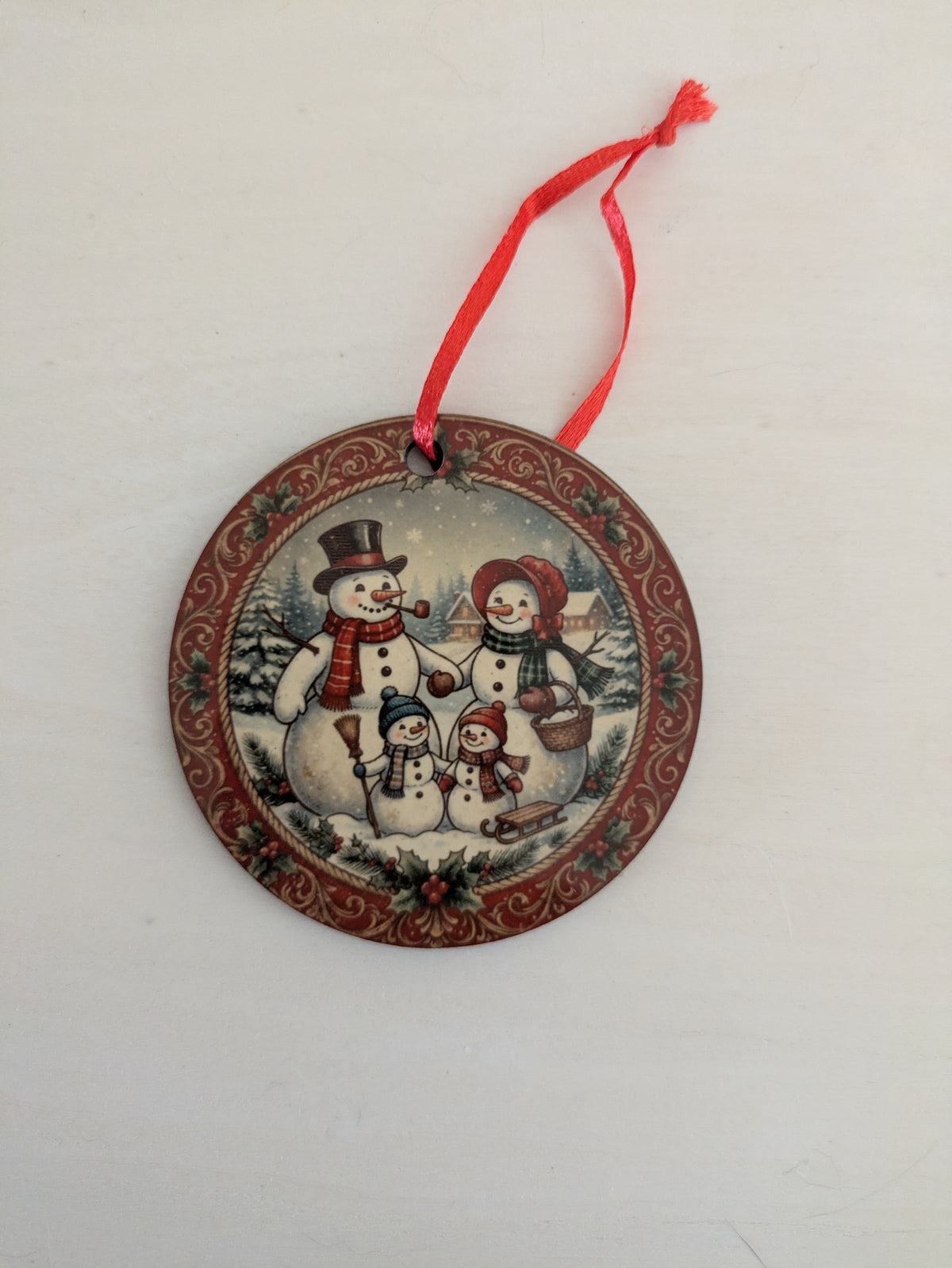SNOWMAN FAMILY CHRISTMAS ORNAMENT