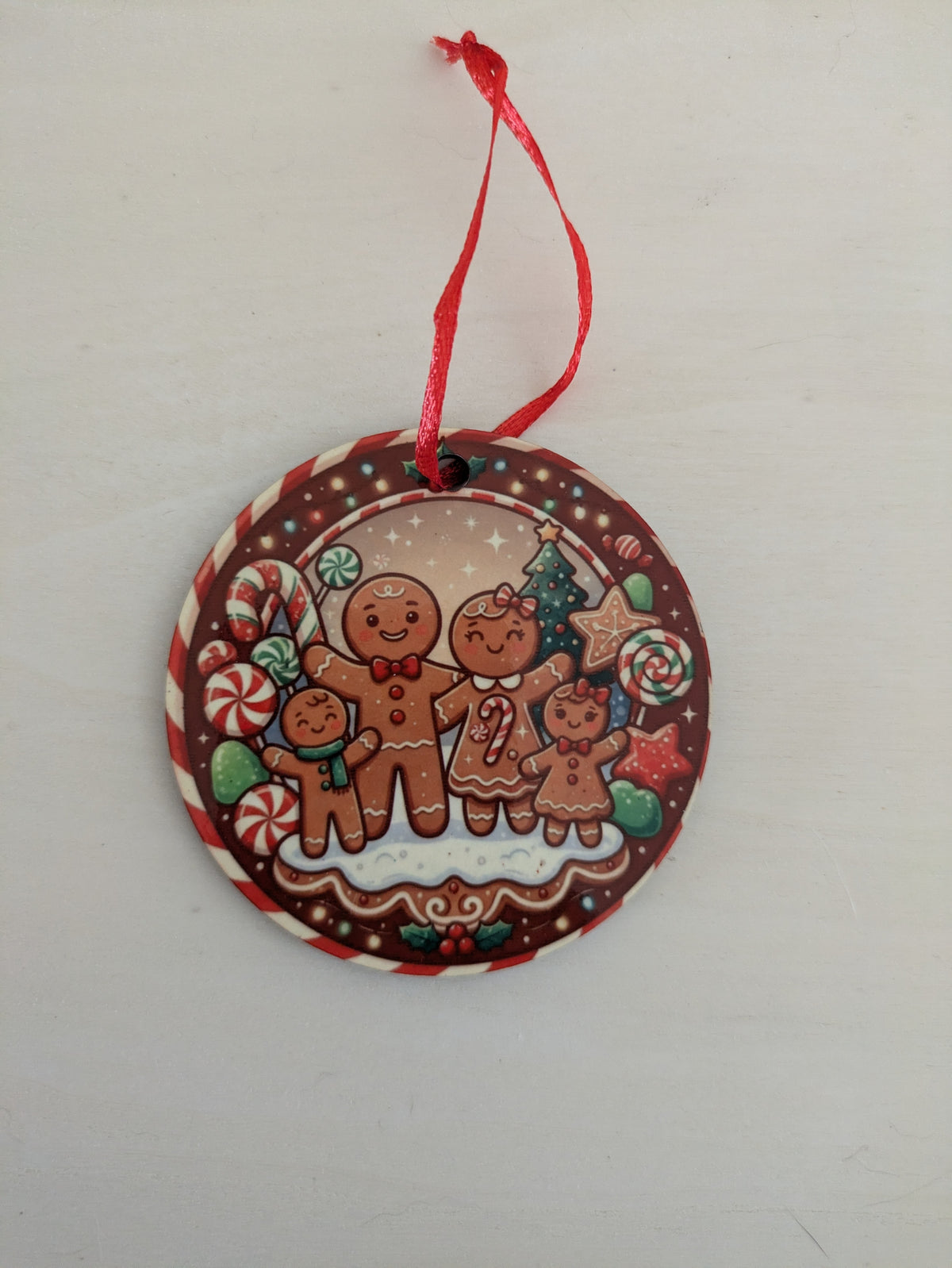 GINGERBREAD FAMILY CHRISTMAS ORNAMENT